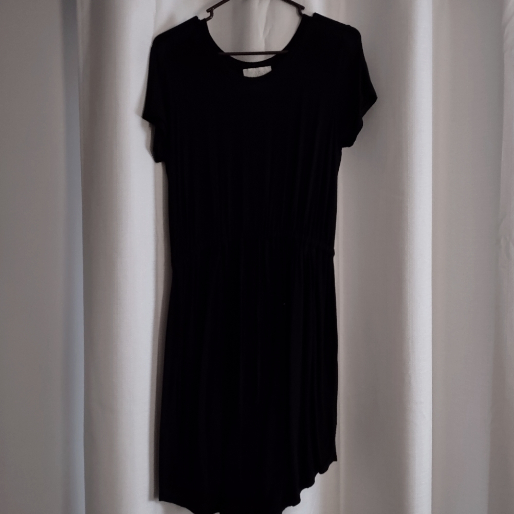 Olive and Oak tie waist dress medium